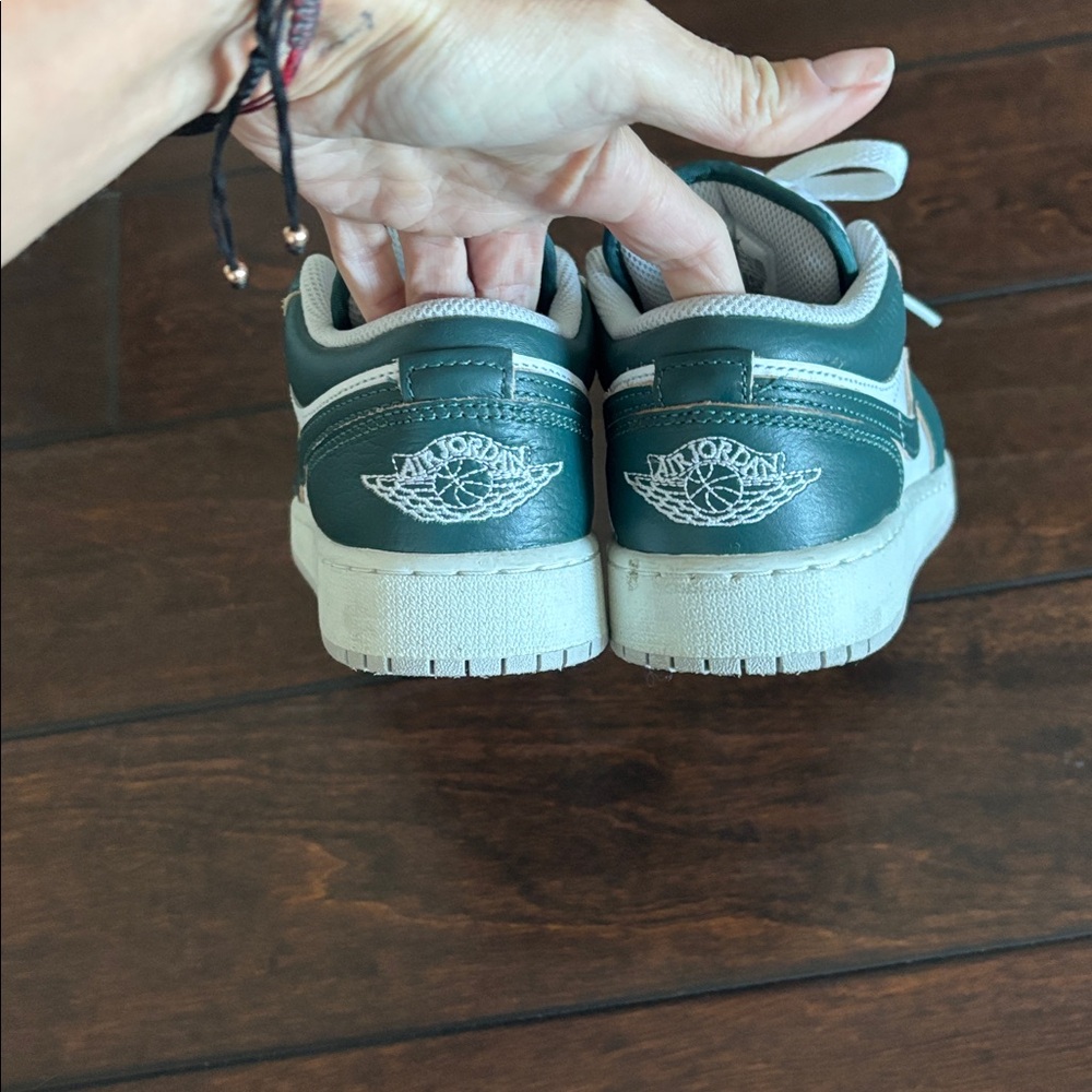 Jordan Kids' Sneakers - White and green 5y - Picture 2 of 4